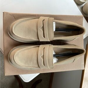 Steve Madden Lilia Block Loafer - Sand Suede